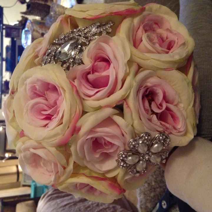 Update DIY bouquet with added brooches