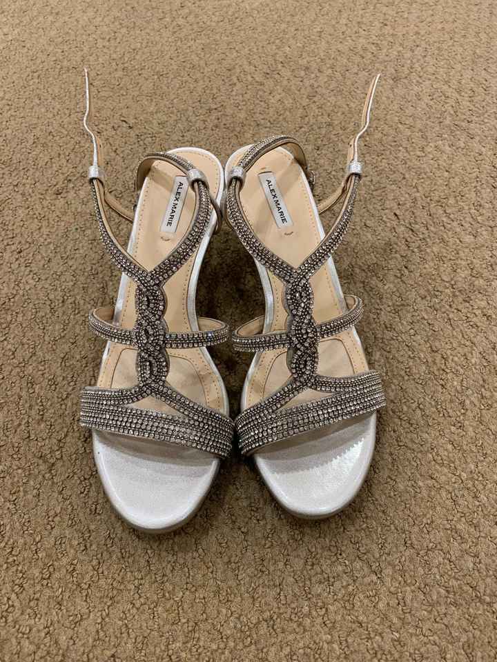 Petite brides - show me your shoes. - 1