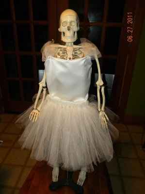 FINISHED 1 of 2 of my flower girls dresses!!(pics)