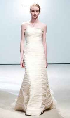 Show off Your Bridal Dress!!