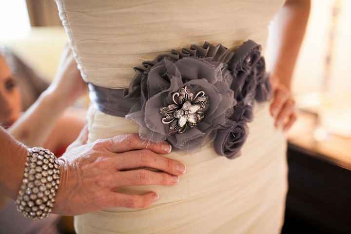 wearing a sash with ur dress? lemme see! need ideas