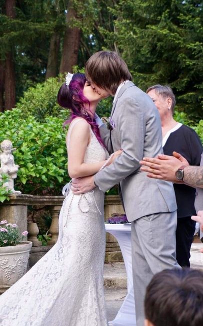 First kiss as a married couple! 
