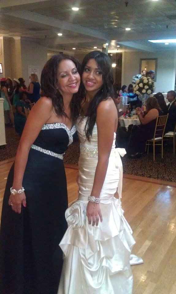 IM MARRIED!!! Some Pics & Advice *Updated* w/ sneak peek Not touched up Professional Pics :) PIC HEA