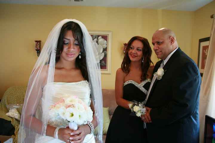 IM MARRIED!!! Some Pics & Advice *Updated* w/ sneak peek Not touched up Professional Pics :) PIC HEA