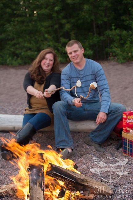 Show Me Your Engagement Picture Outfits!!