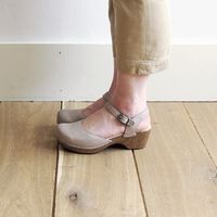 Heel height and wedding dress hemming - front bustle?  Pics?