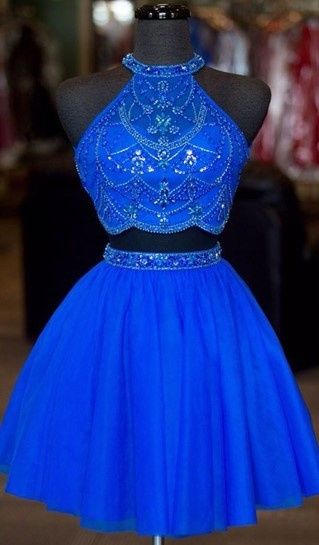 what the bridmaids are wearing