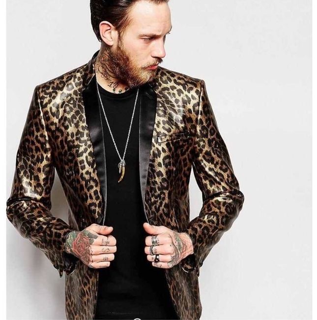 Show me your groom's attire!