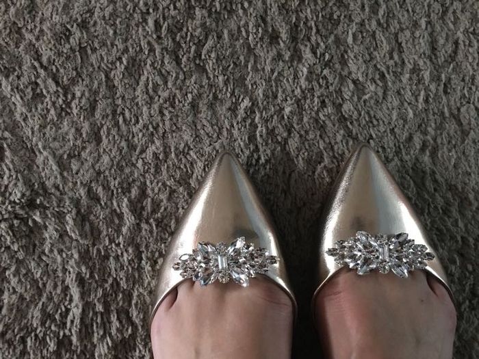 Looking for wide/x-wide flats for wedding.