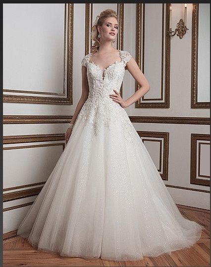 Weird Reaction to Dress