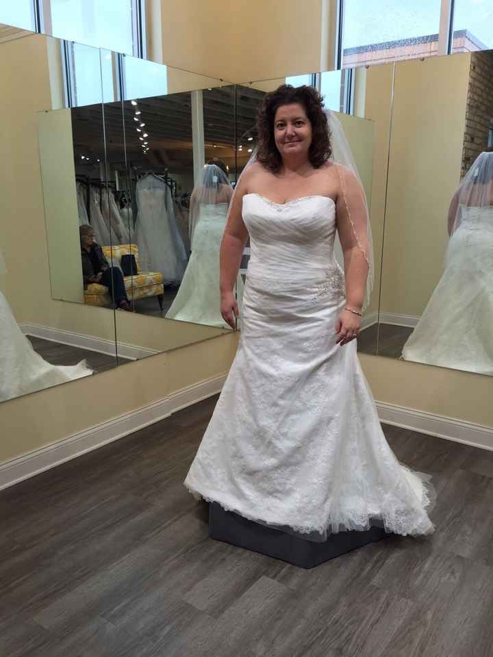 Let's show off our wedding gowns!