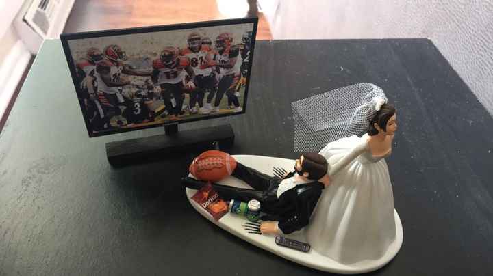 Cake topper came in - 1