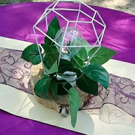 Greenery centerpiece ideas for round tables - 1