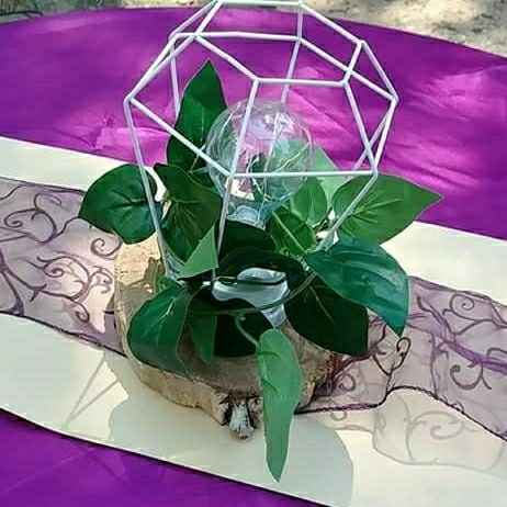 Greenery centerpiece ideas for round tables - 1