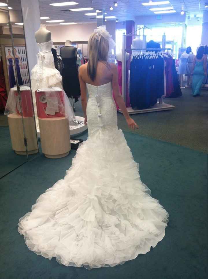 I WENT DRESS SHOPPING *PICS :)