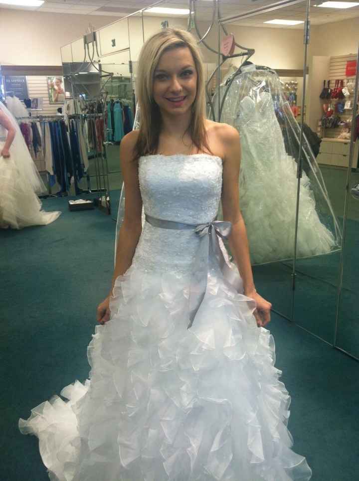I WENT DRESS SHOPPING *PICS :)