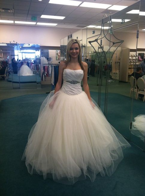 I WENT DRESS SHOPPING *PICS :)