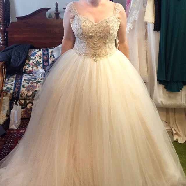  Colored petticoat/hoop skirt/etc - 1