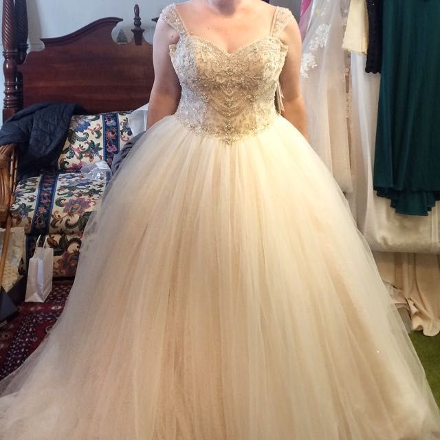 Help: Sleeves/lace Straps on Wedding Dress!!?? 4