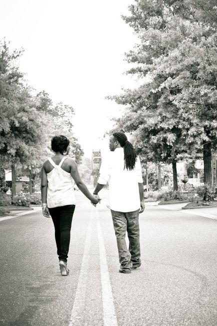 THEY'RE FINALLY HERE! ENGAGEMENT PHOTOS!!!!