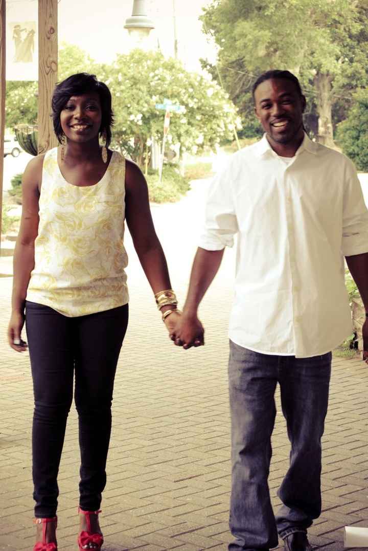 THEY'RE FINALLY HERE! ENGAGEMENT PHOTOS!!!!