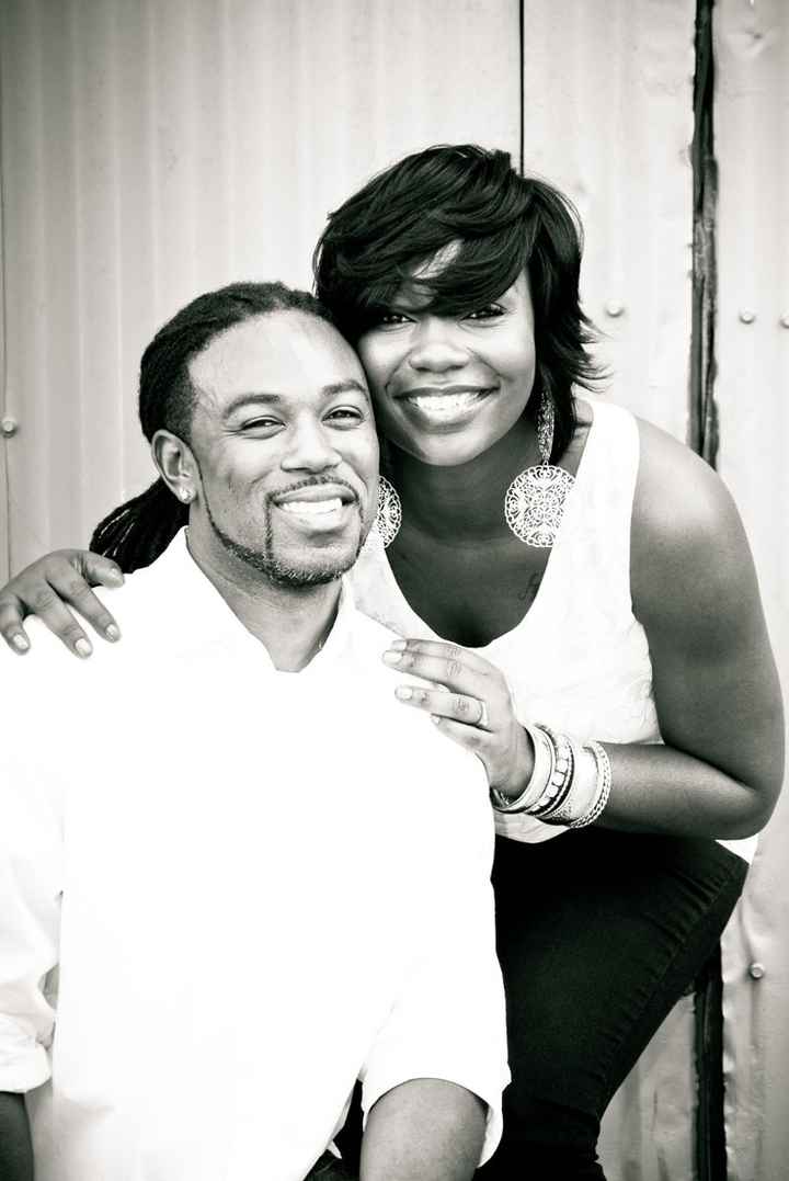 THEY'RE FINALLY HERE! ENGAGEMENT PHOTOS!!!!