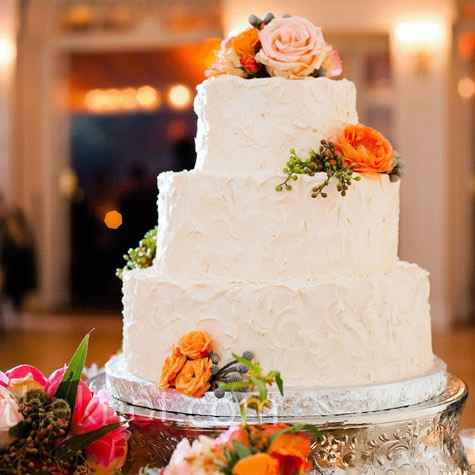 What did/will your wedding cake look like?