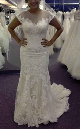 So who wants to show me your STELLA YORK dress???