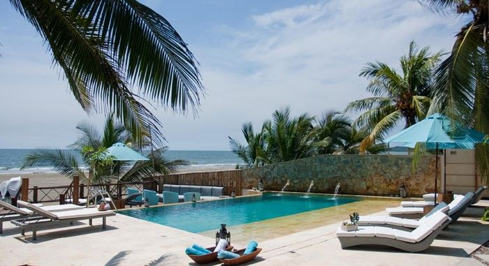 Show me PICTURES of your honeymoon destination!