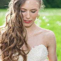 Brides wearing their hair down
