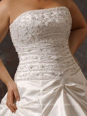 What does your dress look like? Post pics or give style number. I want to know what the trend is!