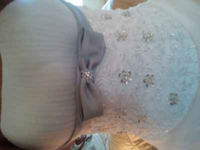 UPDATED pic of me in wedding dress!!!
