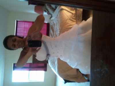 UPDATED pic of me in wedding dress!!!
