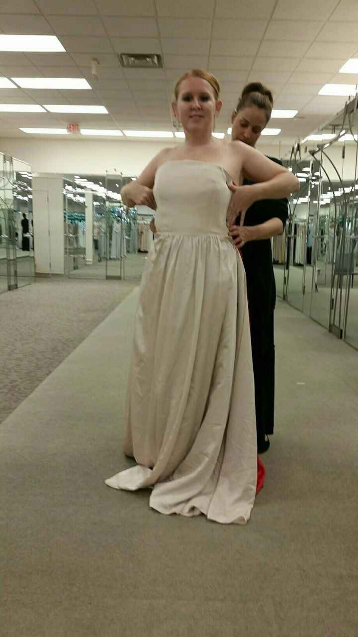 It has pockets! !!!!