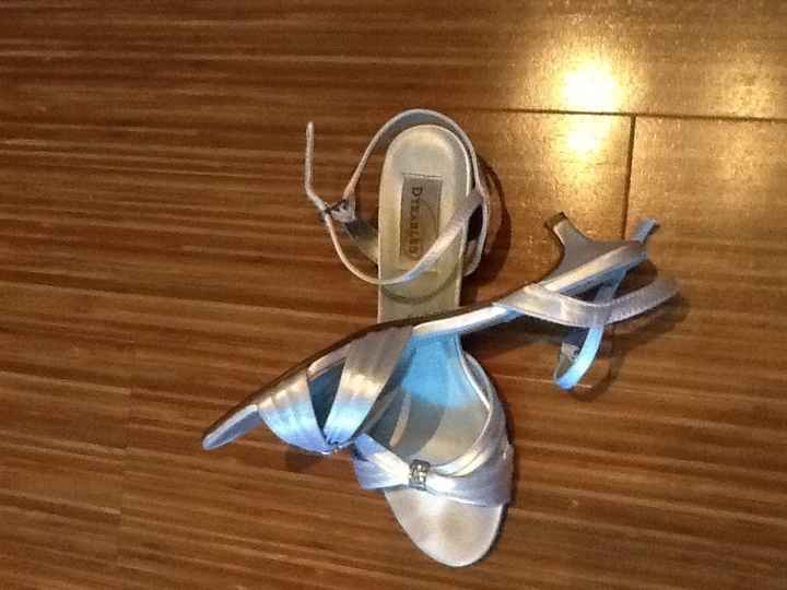 Did anyone or is anyone wearing flats on their wedding day instead of high heels?