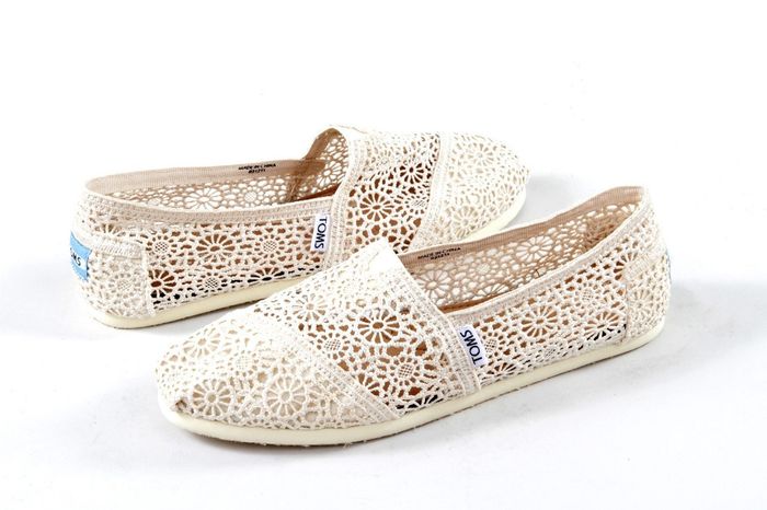 I hate shoes. Please show me your flats!