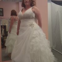 Weird OBSESSION: I love seeing brides in their ACTUAL dresses :)