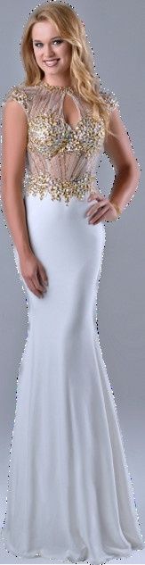 What kind of wedding dress is suitable for a beach wedding