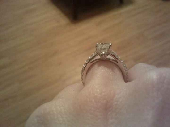 Its Official!!  I'm ENGAGED!!