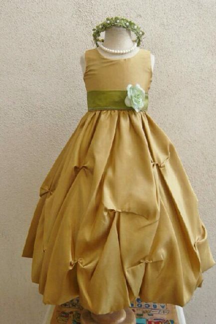 Flower girl dress: buying online?