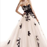 Who is the designer of your dress and style?