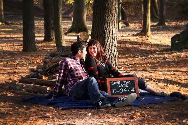 Show Me Your Engagement Picture Outfits!!