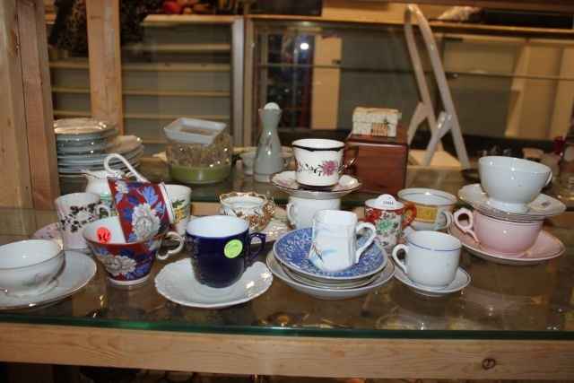 Online Auction Haul! Wedding Decor Aquired! (pics)