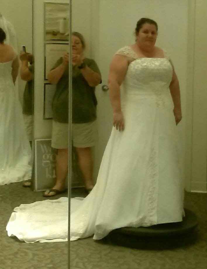 Short brides, show me your wedding dresses