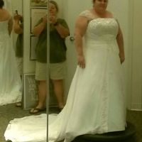 Short brides, show me your wedding dresses