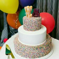 Cake cake cake . Show me your cake .