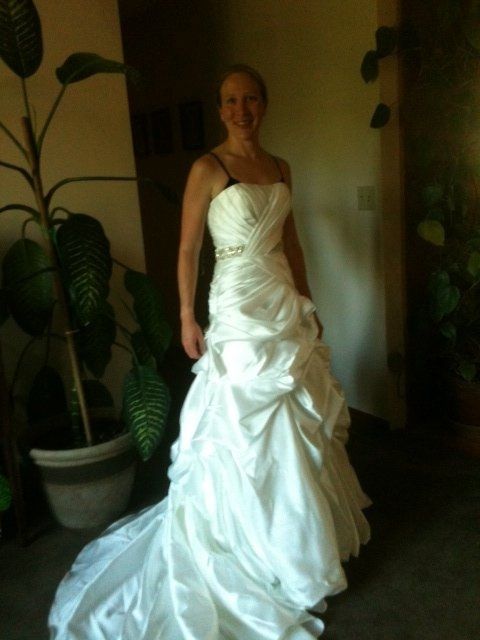 Are there any online dress sites that aren't knock off sites?