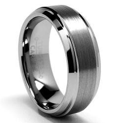 Speaking of rings. Have you decided on your Hubby's? Let's see.