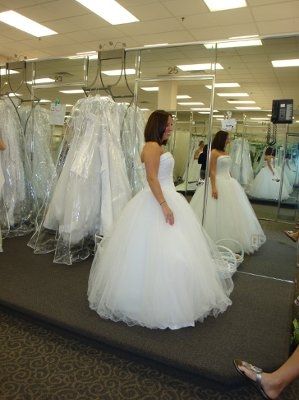 I BOUGHT MY DRESS!!!!  (lots of pics!!!!)