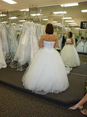 I BOUGHT MY DRESS!!!!  (lots of pics!!!!)